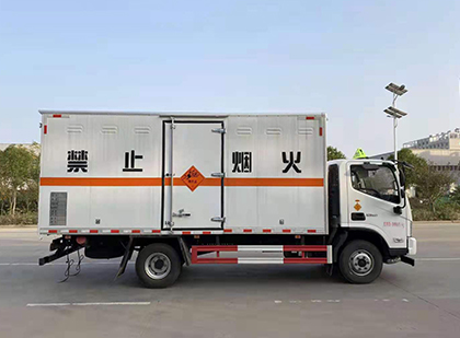 砚山爆破器材运输车